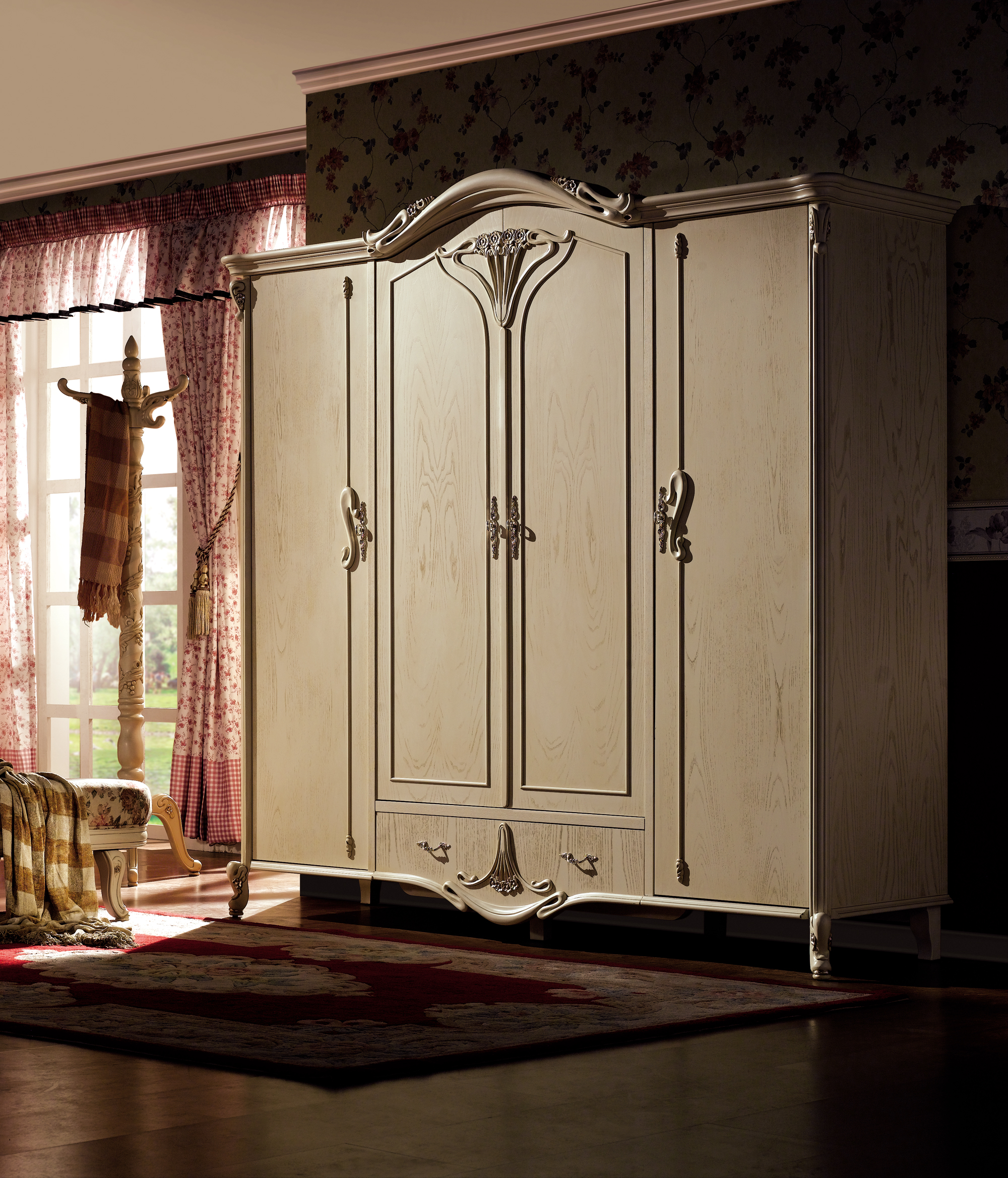 Фото. Шкаф в классическом стиле 4-х дверный белый Carpenter108 купить в Киеве, Житомире - доставка по Украине