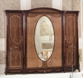 Распашной шкаф в классическом стиле 6-дв с зеркалом 826 орех